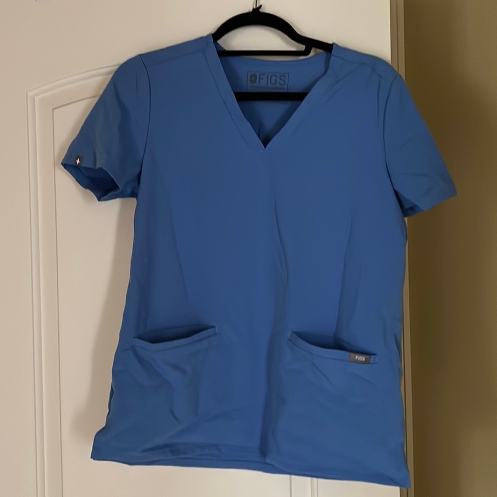 Figs three pocket scrub top, blue, size small